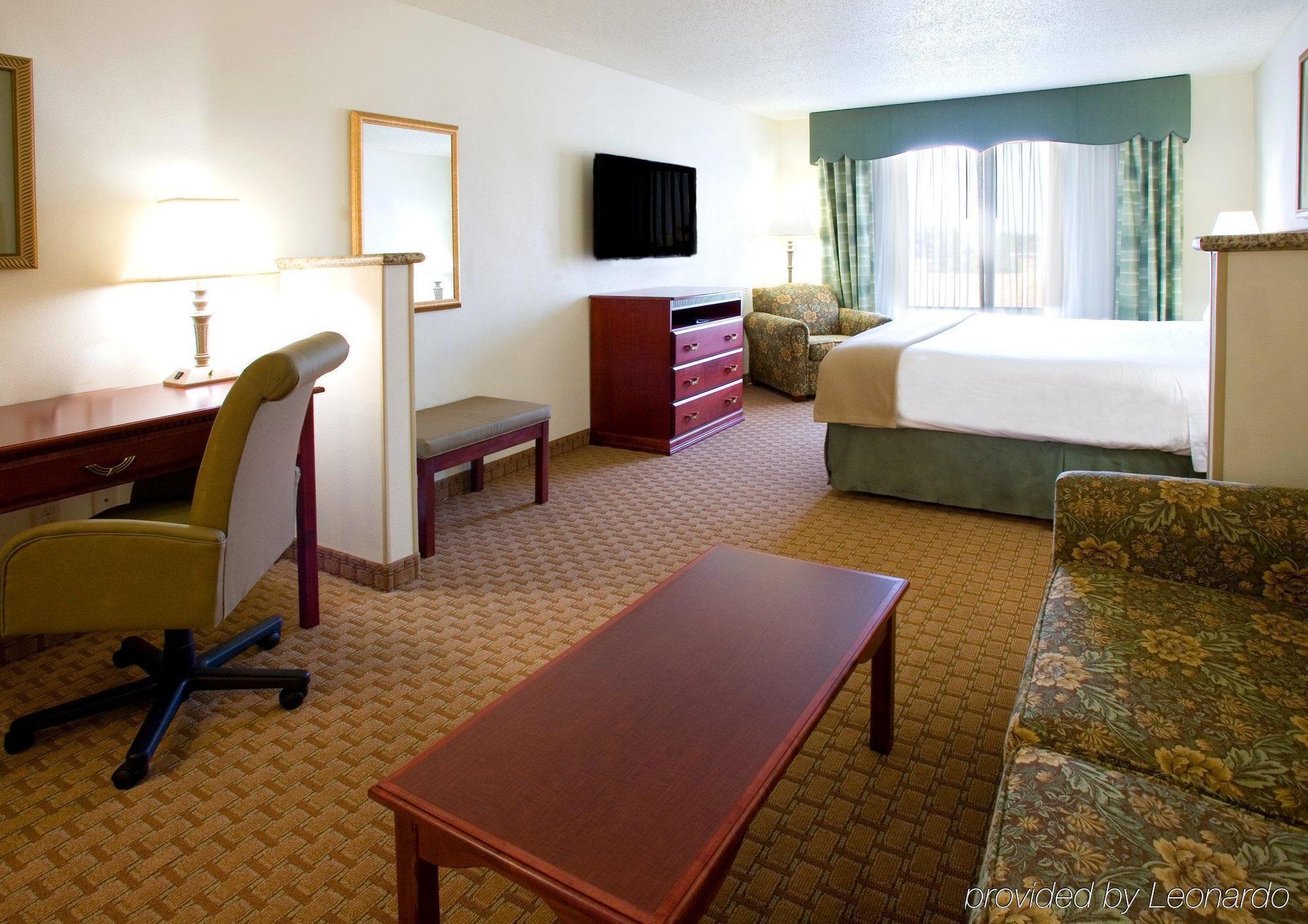 Holiday Inn Express & Suites Selma By Ihg Szoba fotó