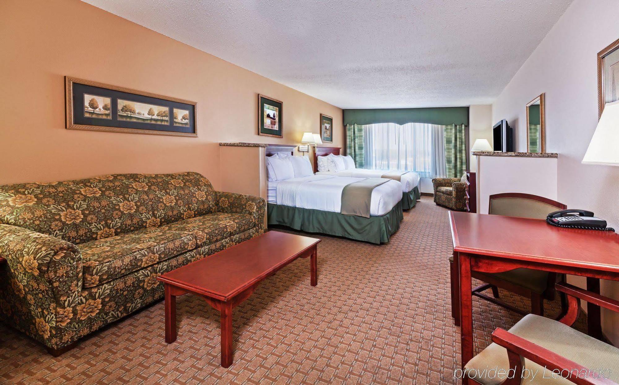 Holiday Inn Express & Suites Selma By Ihg Kültér fotó